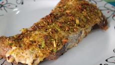 Filé mignon com crosta de pistache