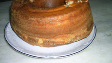 Bolo de coco com leite condensado