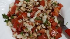 Salada de peguari com palmito 