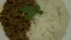 Carne picada com arroz branco