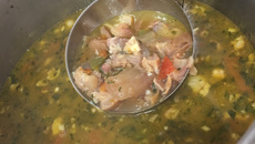 Caldo de mocotó