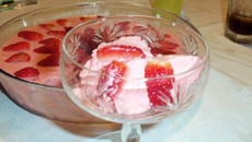 Mousse econômico de morango