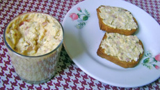 Patê de ovo com presunto