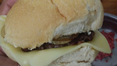 Hambúrguer caseiro sem ovo