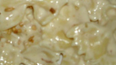 Gravatinha com molho de queijos