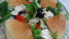 Salada de feijão branco com rúcula