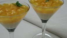 Sobremesa de pêssego com gelatina