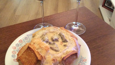 Filé aperitivo ao molho de queijos