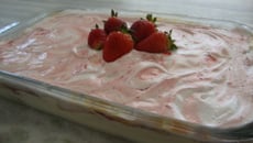 Pavê de morangos e doce de leite