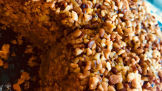 Bolo integral de cenoura e castanha