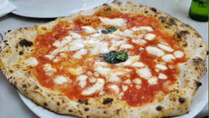 Pizza di Napoli (italiana)