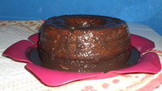 Bolo achocolatado de liquidificador