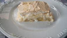 Torta de banana com creme e suspiro do Marcelo