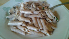 Penne ao vinho e cogumelos