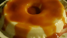 Pudim de iogurte com goiabada fácil