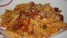 Macarrão delícia na panela de pressão