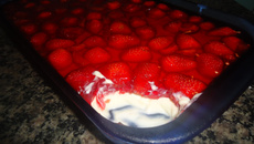 Torta de gelatina com morangos