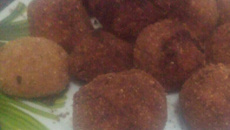 Bolinho de arroz com feijão (reaproveitamento)