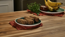 Croquete de banana com carne-seca