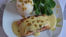 Salmão ao molho de maracujá