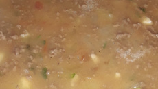 Sopa de mandioca com carne
