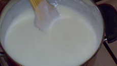 Manjar de coco com calda de abacaxi