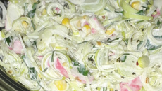 Salada de alho poró e kani