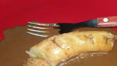 Banana quente com calda de café