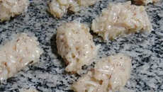 Cocadinha de leite condensado