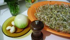 Broto de feijão refogado