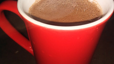 Chocolate quente com leite em pó