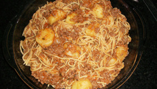 Macarrão com carne e batata