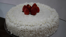 Bolo de morango com chantilly