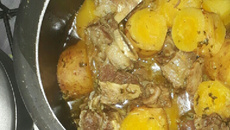 Costela de boi com mandioca