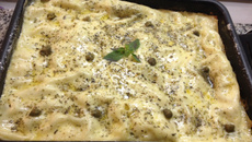 Lasanha 4 queijos ao molho de alcaparras
