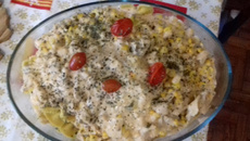 Estrogonofe de frango em farfalle