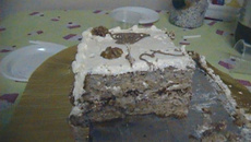 Bolo de nozes festivo