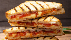 Cachorro quente prensado