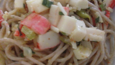 Macarrão integral com kani kama