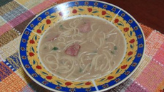 Caldinho de feijão com espaguetinho da Abima