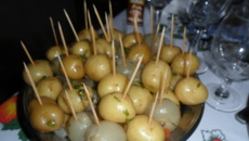 Petiscos de batatinha e cebolinha