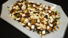 Salada de arroz selvagem
