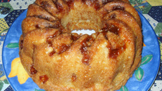 Bolo de iogurte natural com goiabada