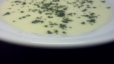 Vichyssoise (sopa francesa de alho-poró)