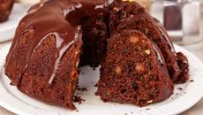 Bolo fit na airfryer de banana com chocolate muito saboroso