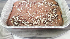 Bolo de chocolate com cobertura de brigadeiro