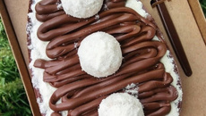 Ovo de colher com leite em pó e creme de avelã