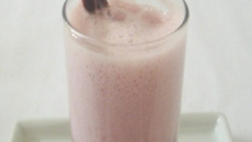 Vitamina de Ades uva com banana e mel