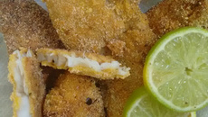 Filé de merluza empanado com vodka