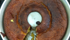 Bolo de milho cremoso e molhadinho